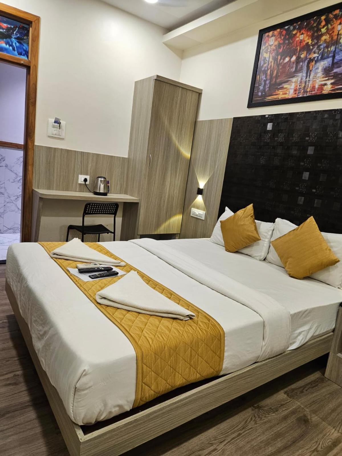 Hotel Arts International Mumbai Exterior photo